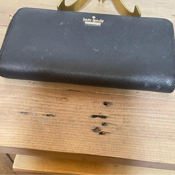 Kate Spade Morgan zip around leather large wallet good used condition. Black. - Picture 3 of 7